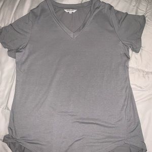 V NECK HI LOW GRAY TOP GENTLY USED